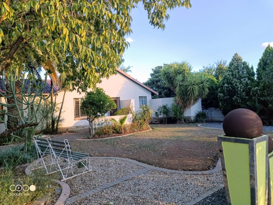 4 Bedroom Property for Sale in Langenhovenpark Free State